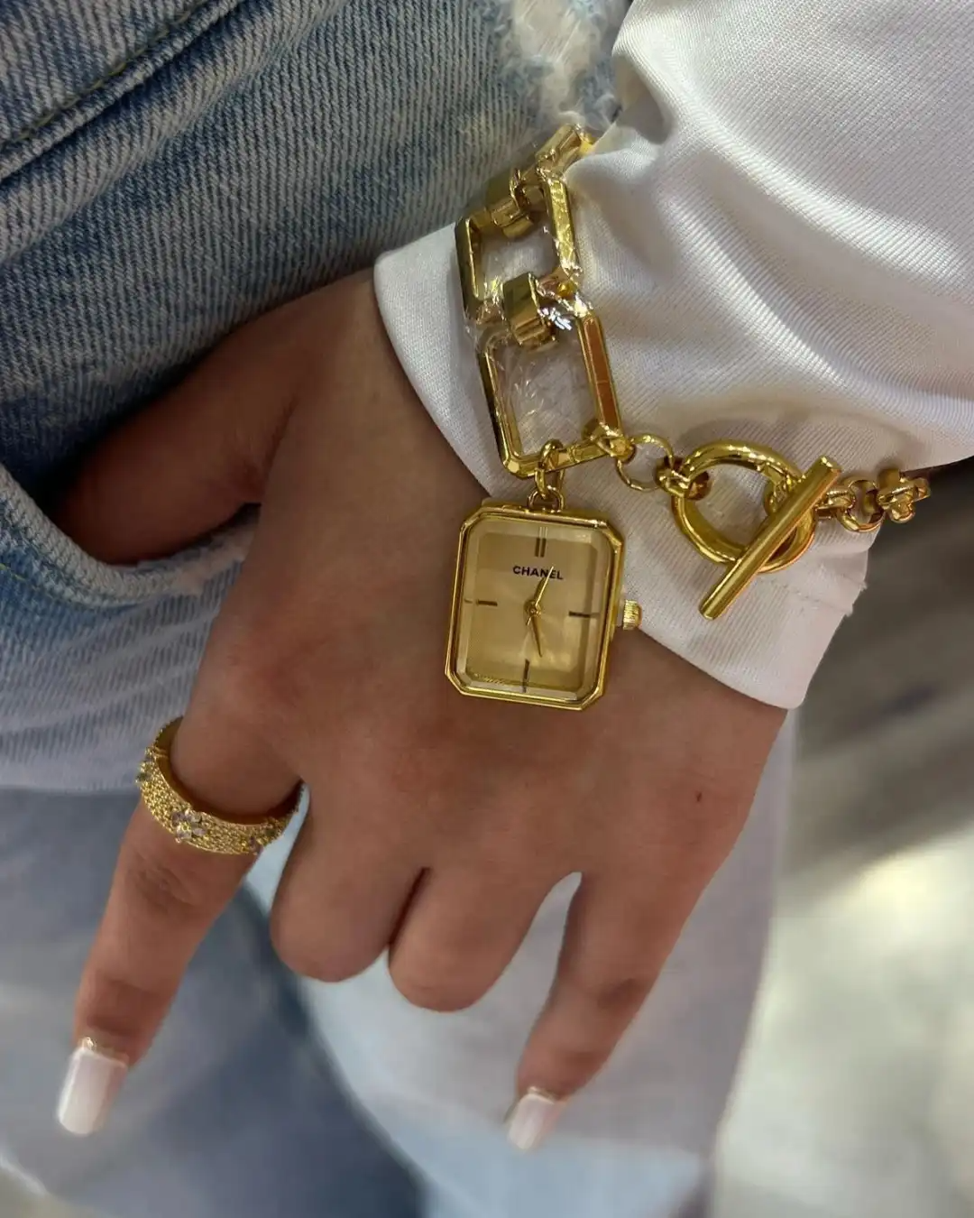 Lira Luxury 2025 – L’élégance au poignet.